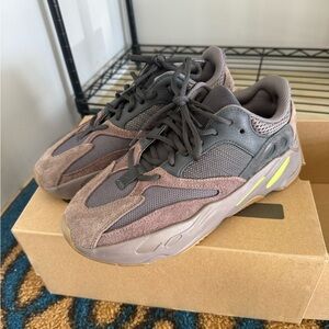Adidas Yeezy boost 700 “mauve”